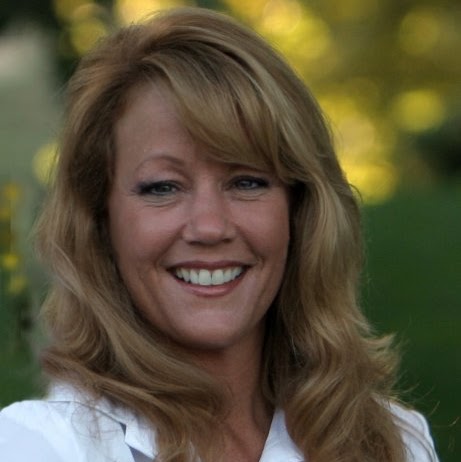 Amy Thatcher Photo 30