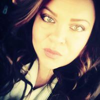 Pamela Castaneda Photo 9