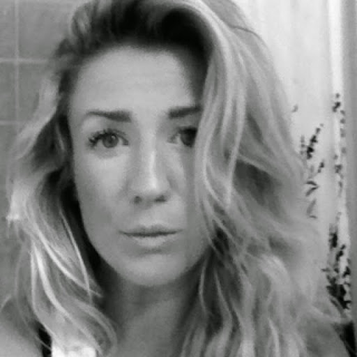 Laura Karr Photo 27