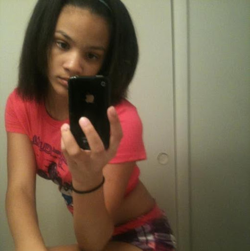 Alyssa Mayes Photo 13