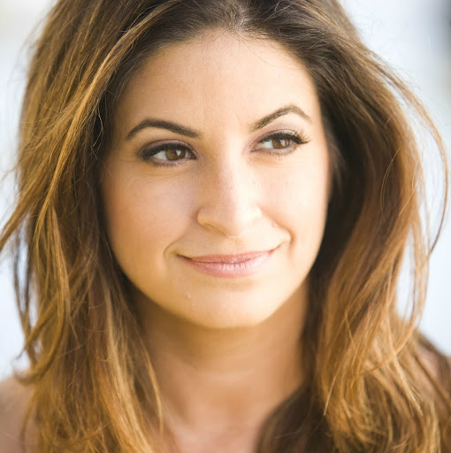 Natalie Mansour Photo 16