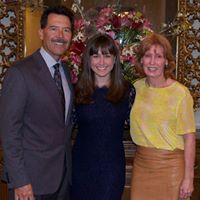 Laurie Hunter Photo 30