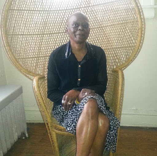 Dolores Jones Photo 28