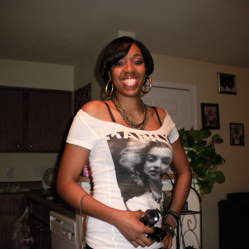 Monica Robinson Photo 9