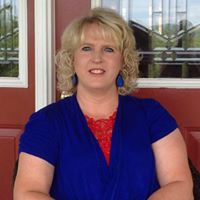 Jennifer Estes Photo 26
