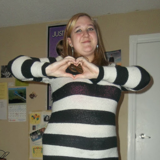 Sara Elkins Photo 34
