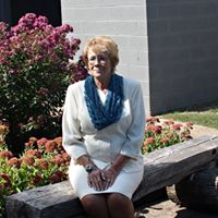 Vickie Allen Photo 25
