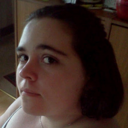 Elizabeth Bell Photo 26