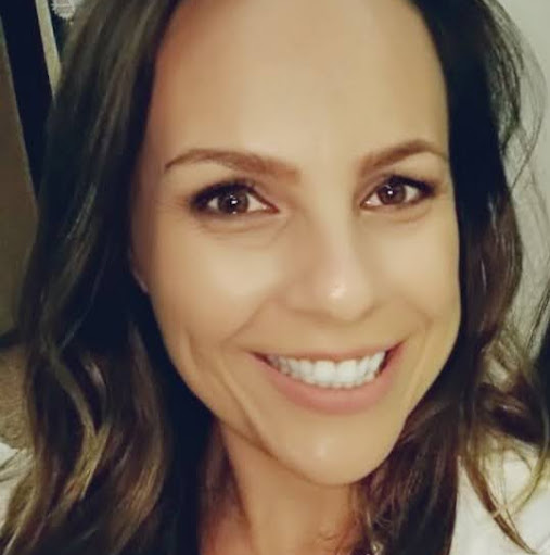 Angela Mello Photo 34