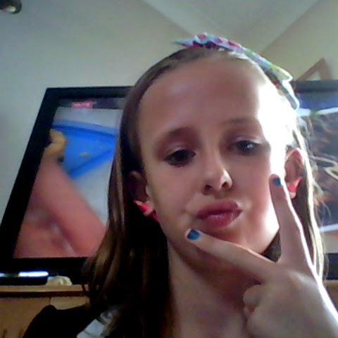 Caitlin Bell Photo 33