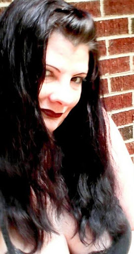 Julie Guthrie Photo 43