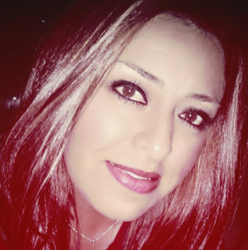 Elizabeth Meza Photo 11