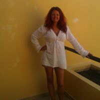 Julia Coates Photo 19