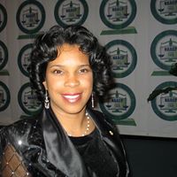 Michelle Broughton Photo 14