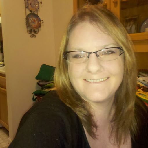 Beth Lucas Photo 31