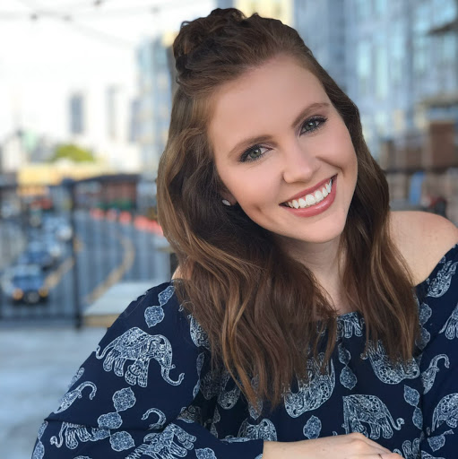 Elizabeth Henry Photo 34