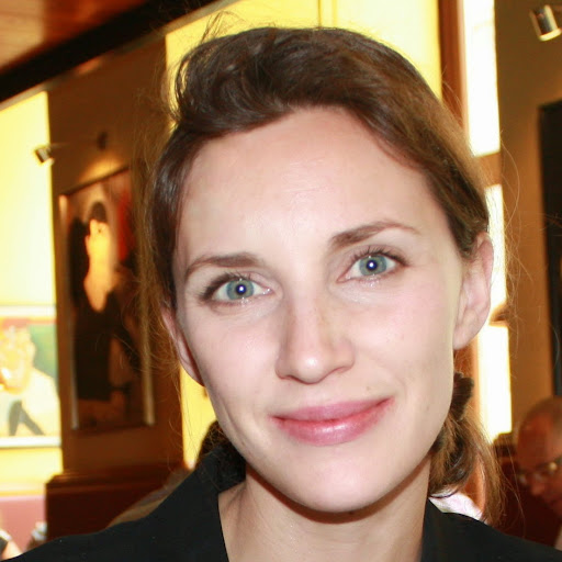 Sarah Francis Photo 22