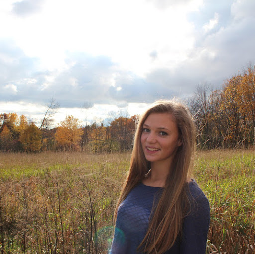 Emma Briggs Photo 6