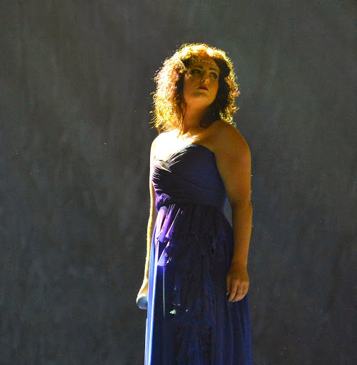 Rebekah Robertson Photo 26