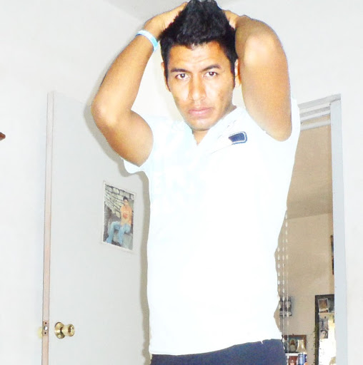 Angel Tovar Photo 33
