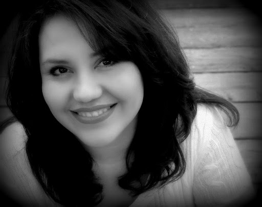 Michelle Flores Photo 49