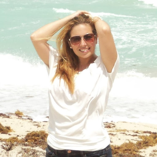 Claudia Duarte Photo 33