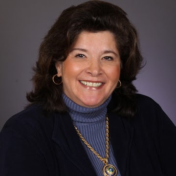 Joan Moore Photo 8