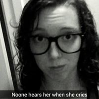 Hannah Amos Photo 9