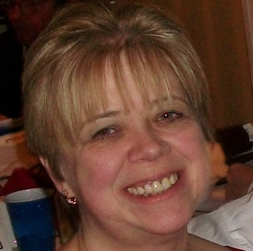 Louise Welch Photo 29