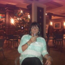 Geraldine Connolly Photo 8
