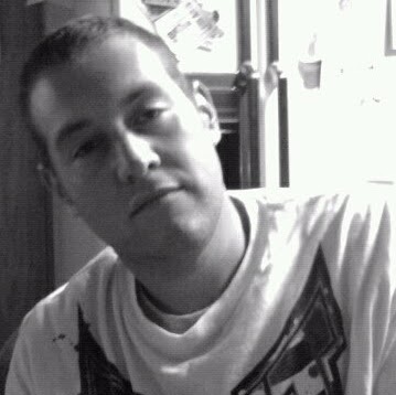Aaron Moore Photo 40
