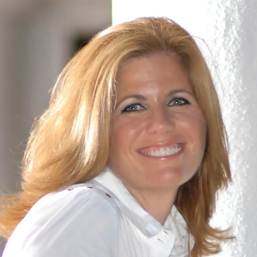 Kelly Barry Photo 26