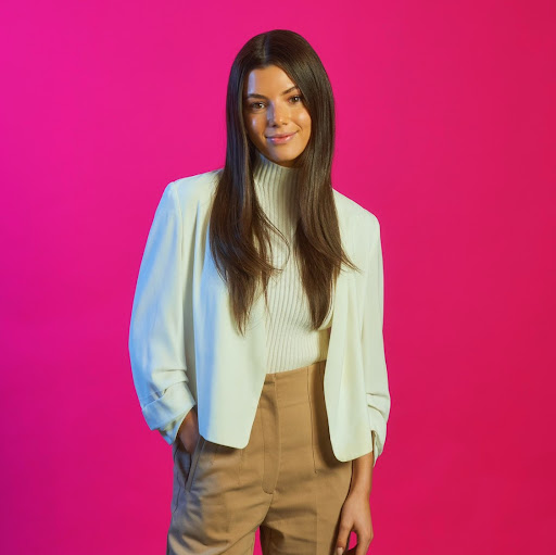 Anna Shuster Photo 20