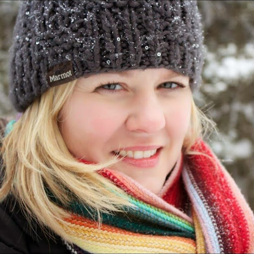 April Gustafson Photo 25