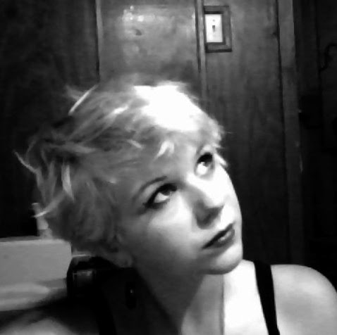 Victoria Stults Photo 9