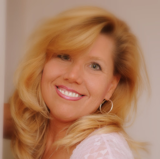 Debbie Dickinson Photo 36