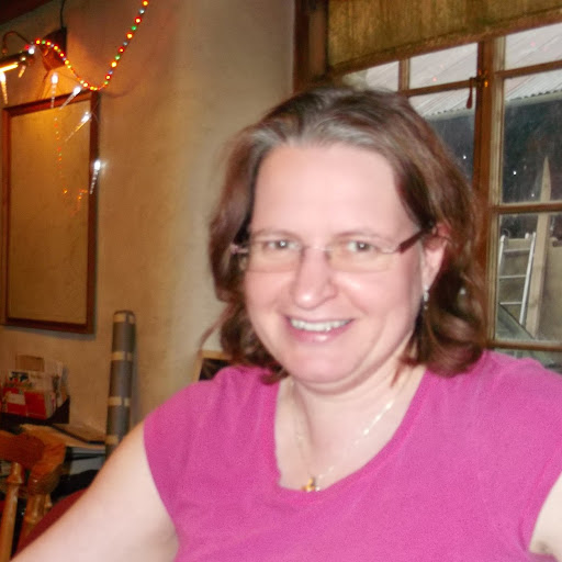 Joanne Edwards Photo 27