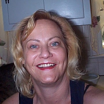 Julie Flanagan Photo 37