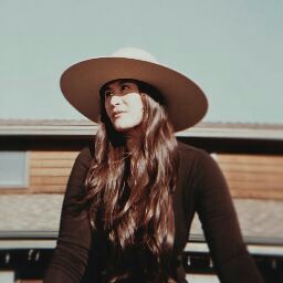 Allison Mckinley Photo 6