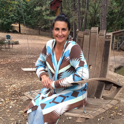 Michele Guthrie Photo 26