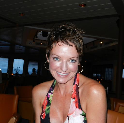 Lora Roberts Photo 34