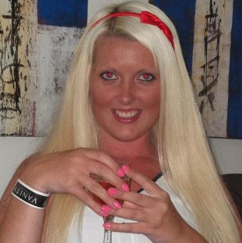 Julie Sloan Photo 7