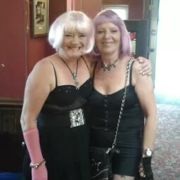 Sue Saunders Photo 16