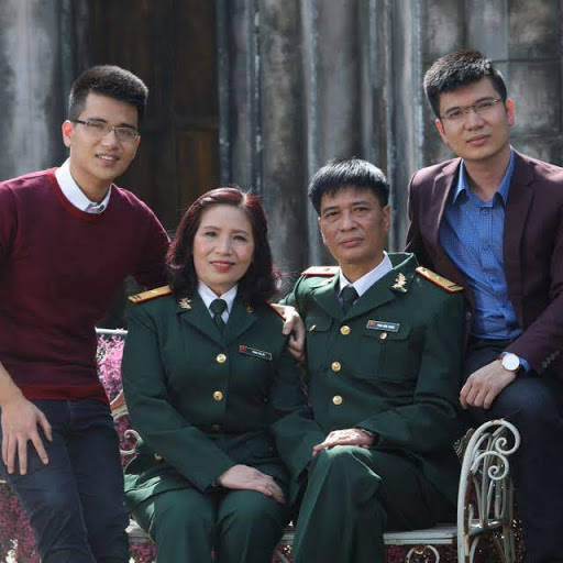 Dung Phan Photo 32