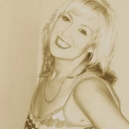 Lisa Harris Photo 38