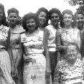 Elizabeth Hinton Photo 33