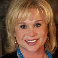 Joan Everett Photo 16