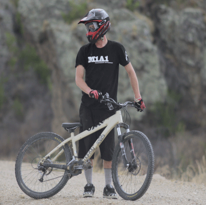 Adam Robertson Photo 15