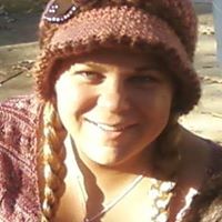Laura Mathews Photo 25