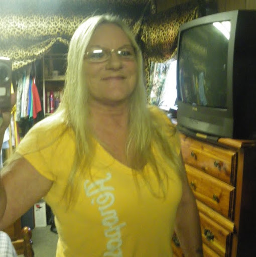 Vicky Lowe Photo 11